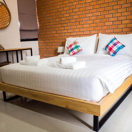 Hotel Luck Esan Loft Ubon Ratchathani Exterior foto