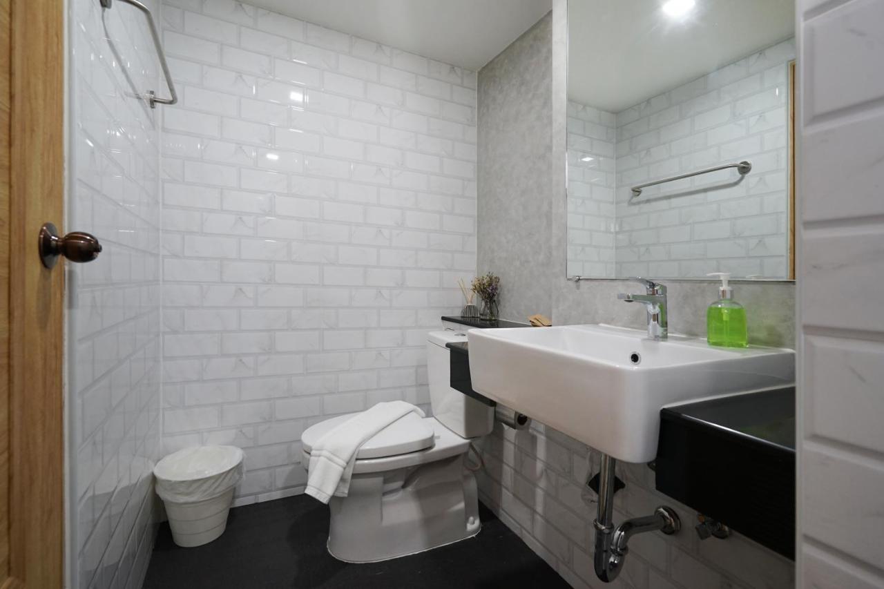 Hotel Luck Esan Loft Ubon Ratchathani Exterior foto